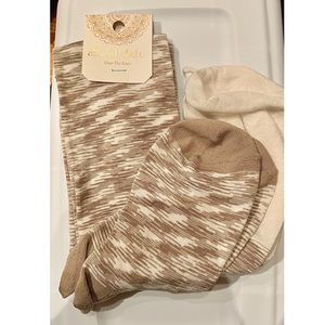 3/$20 💚 Altar’d State worlds softest socks